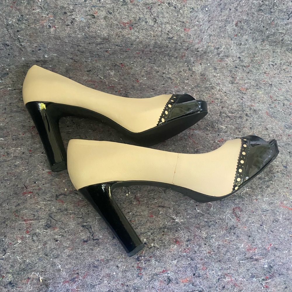 Franco Sarto Cream and Black Heels with Elegant Design - Picture 2 of 4